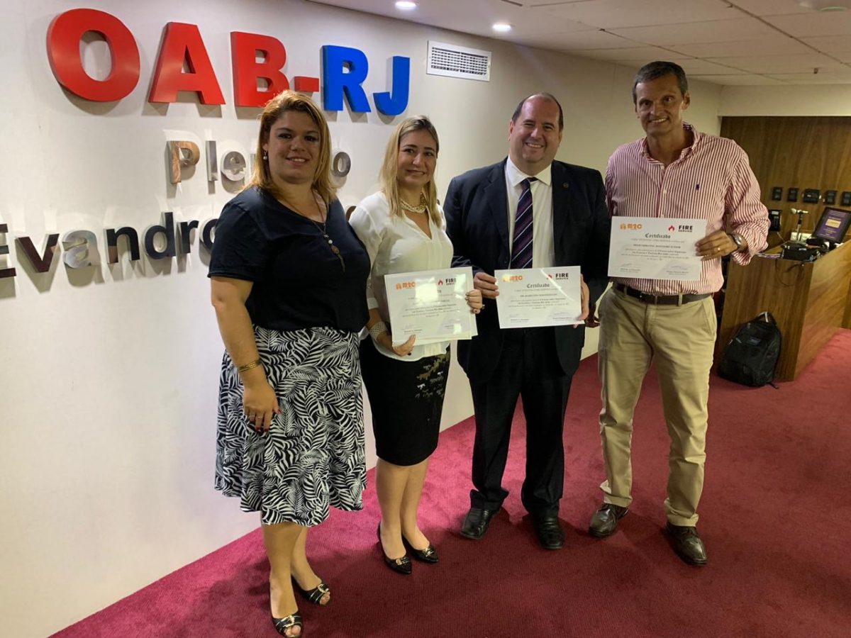 Michelle Liz, CEO da M2C Eventos; Fernanda Marcial, especialista em Direito do Entretenimento e Gestão de Riscos; Hamilton Vasconcellos, Presidente da Comissão de Turismo da OAB-RJ, e Hélio Miranda, especialista em Seguro para eventos